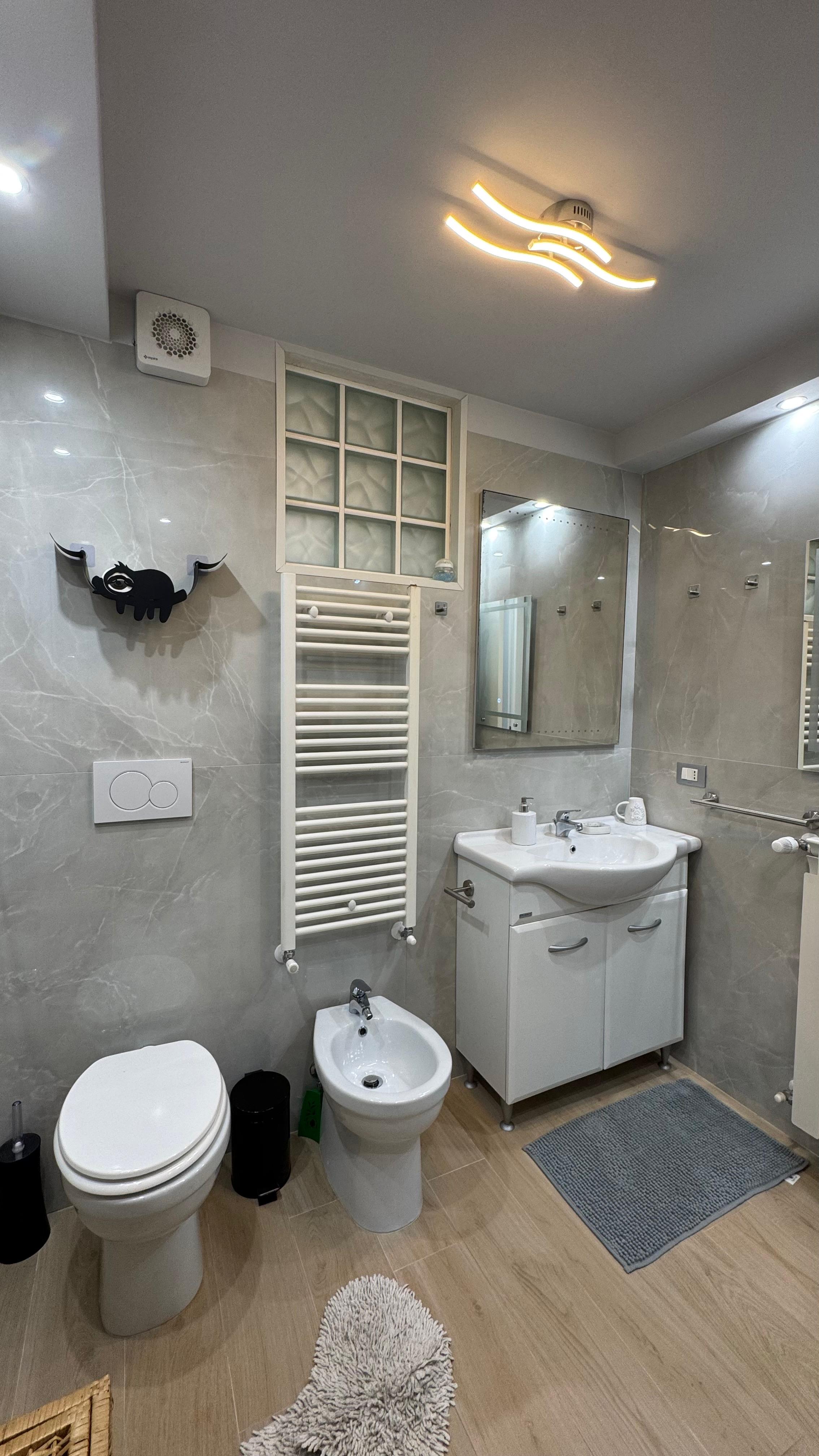 Bagno moderno con doccia Cas'Ale Montecompatri - servizi igienici completi vacation rental