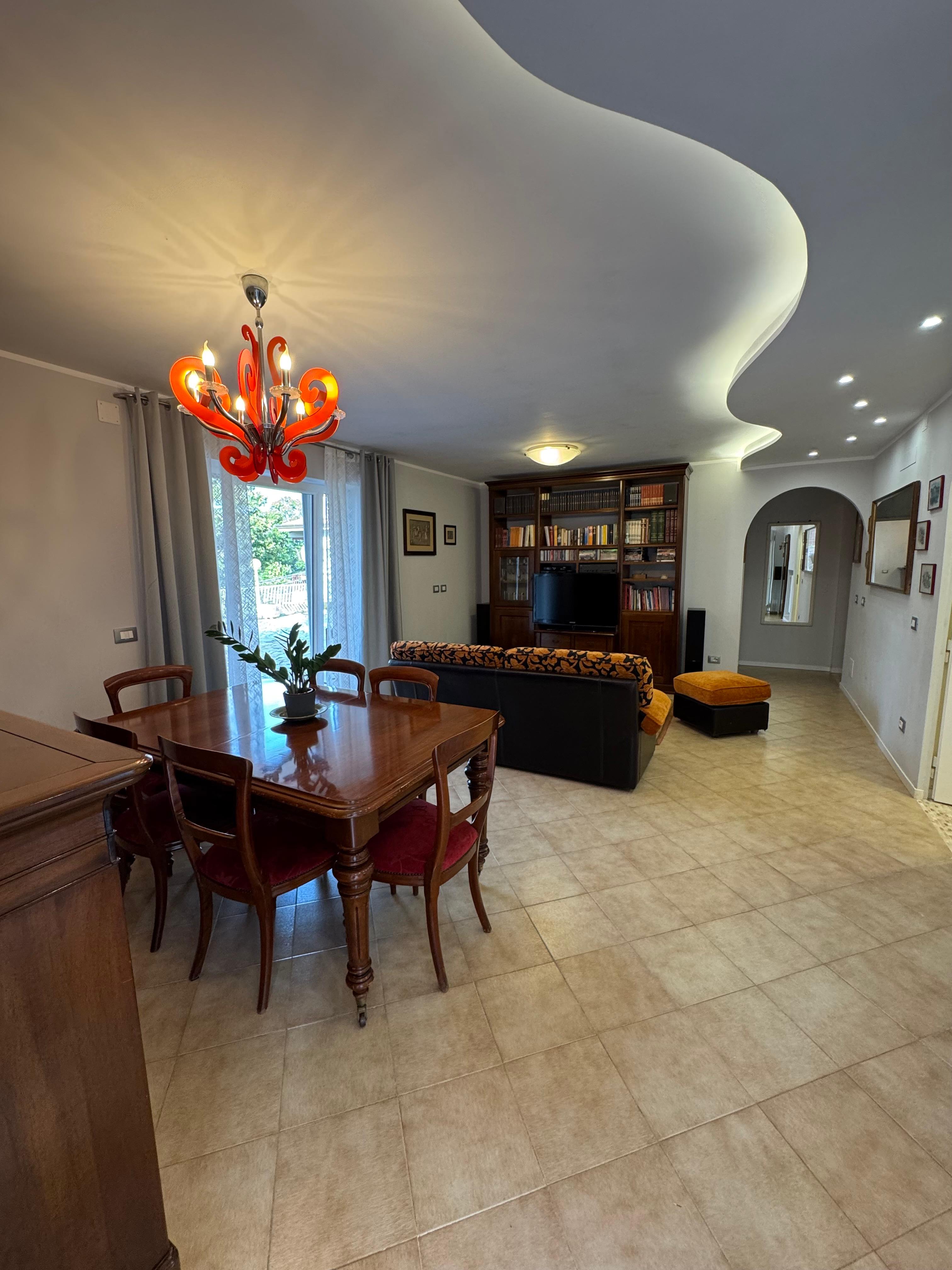 Soggiorno accogliente TV 40 pollici Cas'Ale - zona relax divano letto alloggio turistico