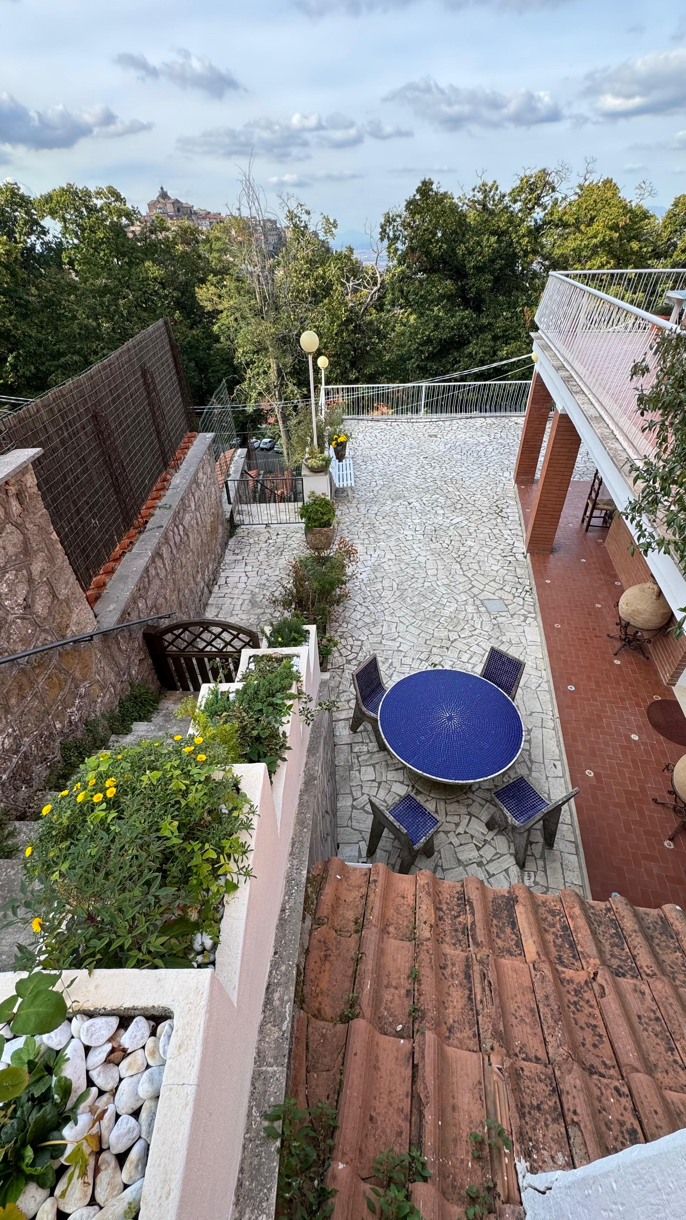 Terrazza panoramica 100mq vista Castelli Romani Cas'Ale - spazio esterno barbecue pranzo